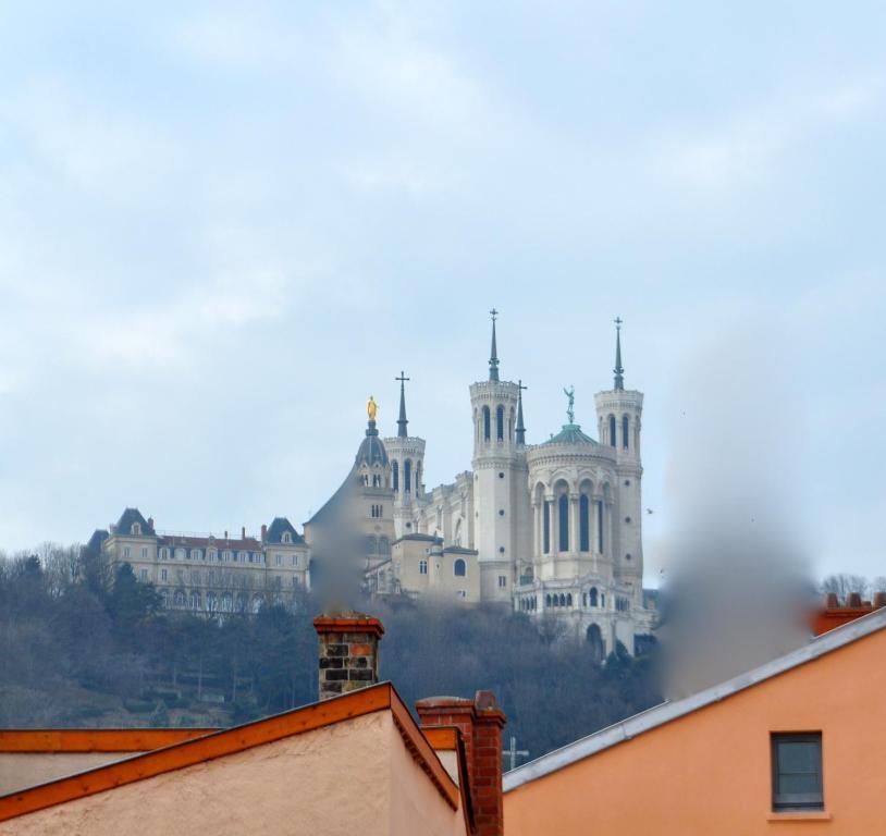 Le Secret Des Templiers Leilighet Lyon Eksteriør bilde